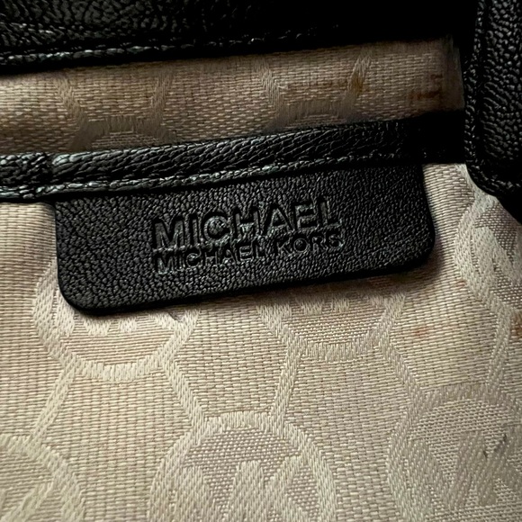 Black Michael Kors hobo bag - Picture 7 of 12